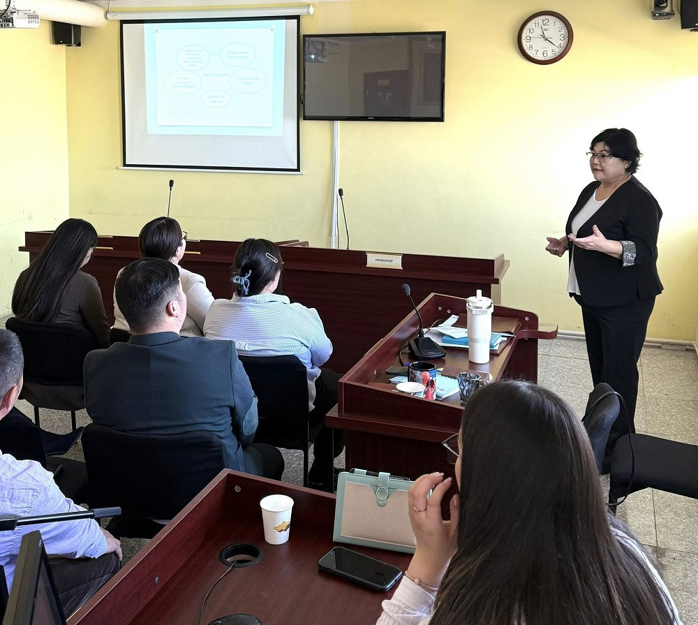 СУМ ДУНДЫН ШҮҮХ -50 ЖИЛ - ТУС ШҮҮХЭД АХМАД НАСТНЫ ЗӨВЛӨХ  ҮЙЛЧИЛГЭЭГ ХЭРЭГЖҮҮЛЛЭЭ.