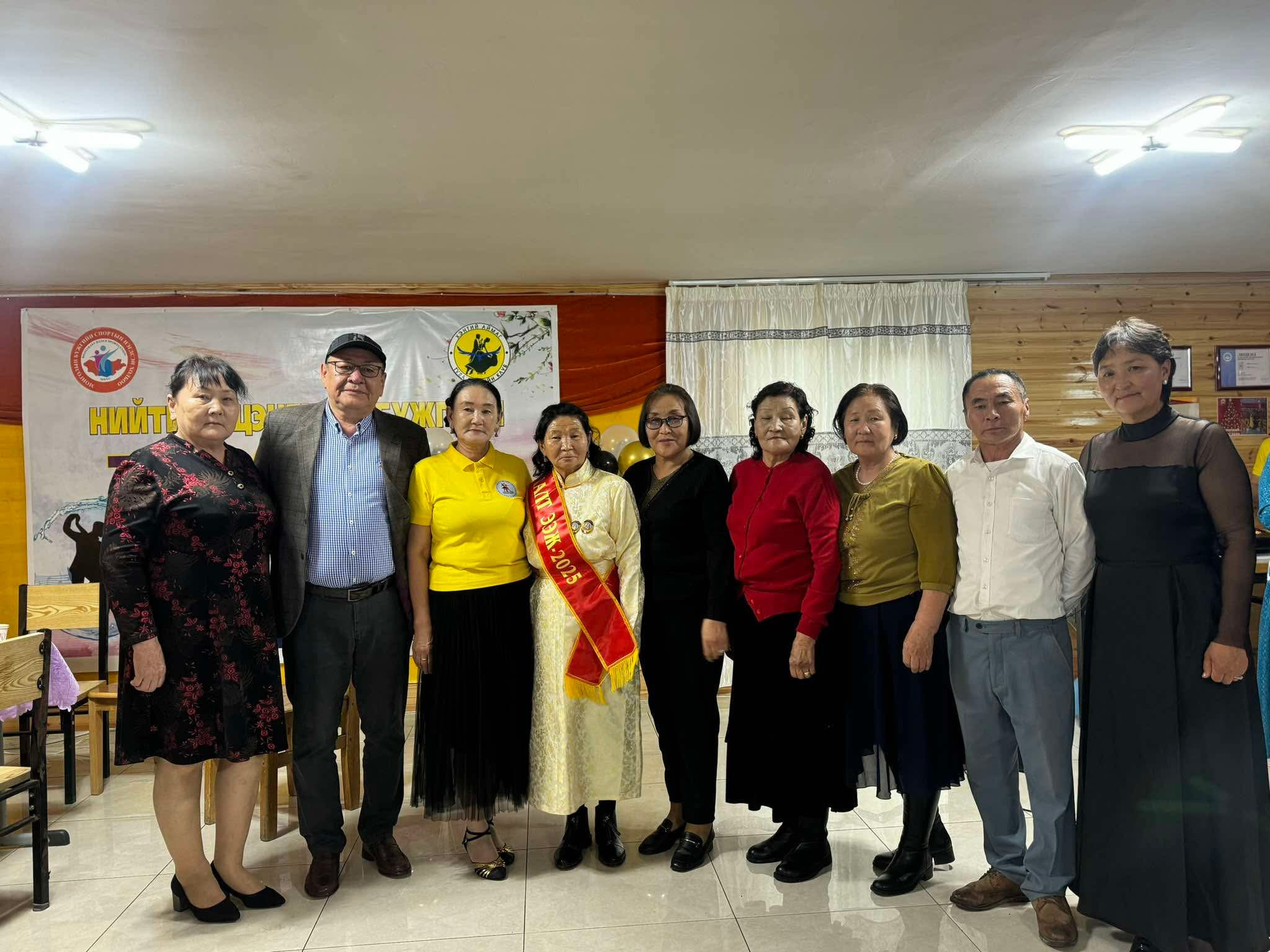 “Ачлалт ээж” шагнал гардуулах ёслол болов