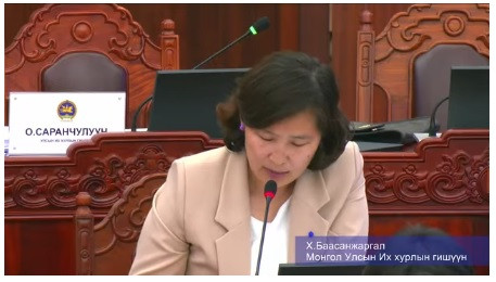 Монгол Улсын Их хурлын гишүүн Х.Баасанжаргал: Шүүх эрх мэдлийн байгууллагын төсвийг 20,6 буюу хамгийн өндөр хувиар бууруулсан байна.