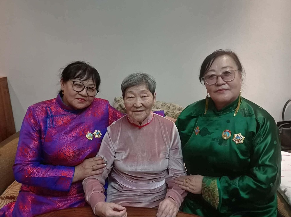 Налайх дүүргийн шүүхийн тамгын газрын Ахмадын салбар зөвлөл.