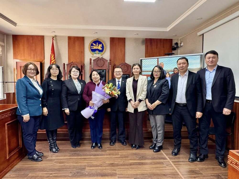 ЕРӨНХИЙ ШҮҮГЧ З.ГҮЛБАРШАД ХҮНДЭТГЭЛ ҮЗҮҮЛЛЭЭ