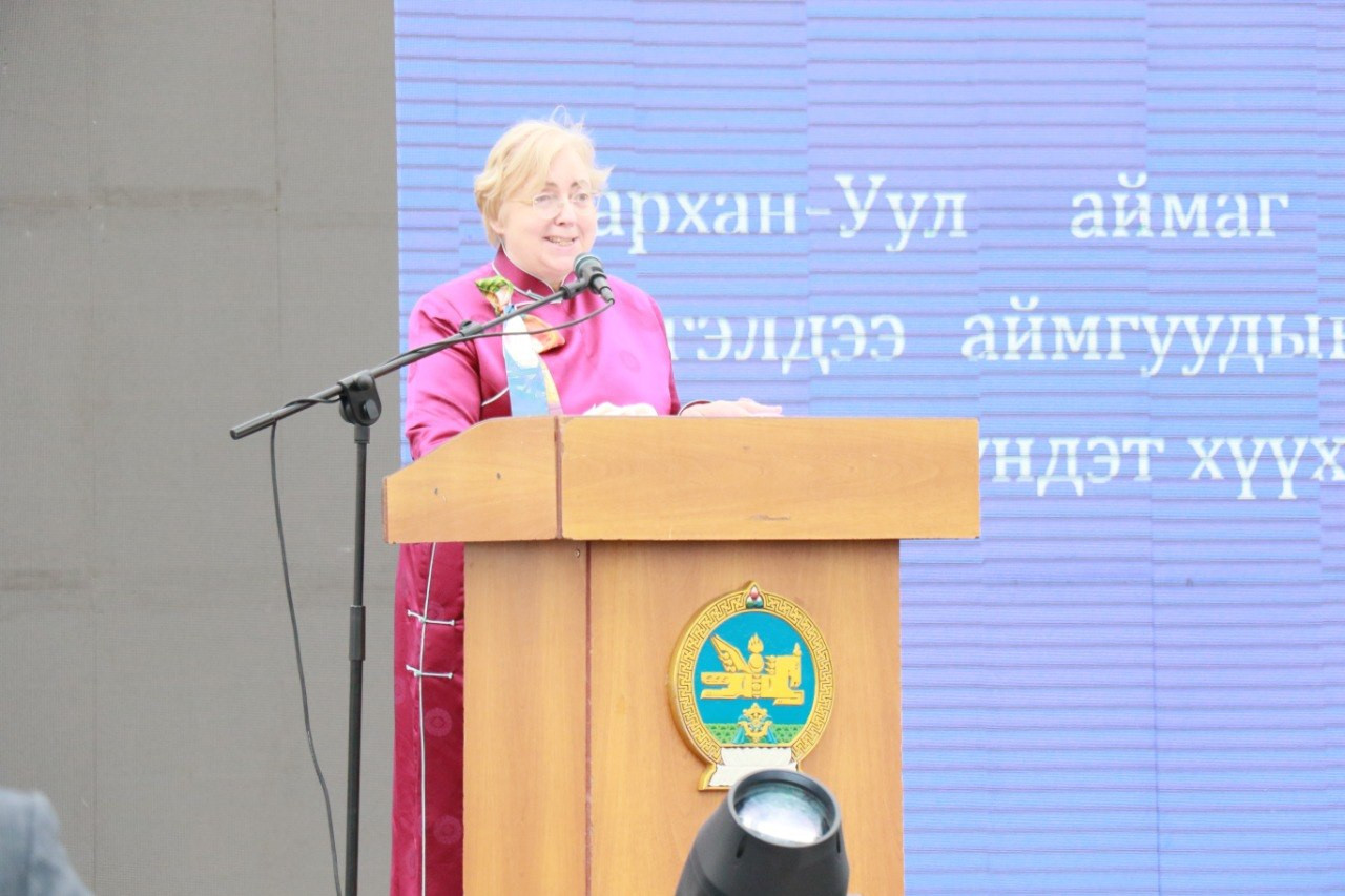 ШҮҮХИЙН ҮЙЛ АЖИЛЛАГААГ ИРГЭДЭД НЭЭЛТТЭЙ ТАНИЛЦУУЛЖ, ХУУЛЬ, ЭРХ ЗҮЙН ЗӨВЛӨГӨӨ, ҮЙЛЧИЛГЭЭ ҮЗҮҮЛЭВ