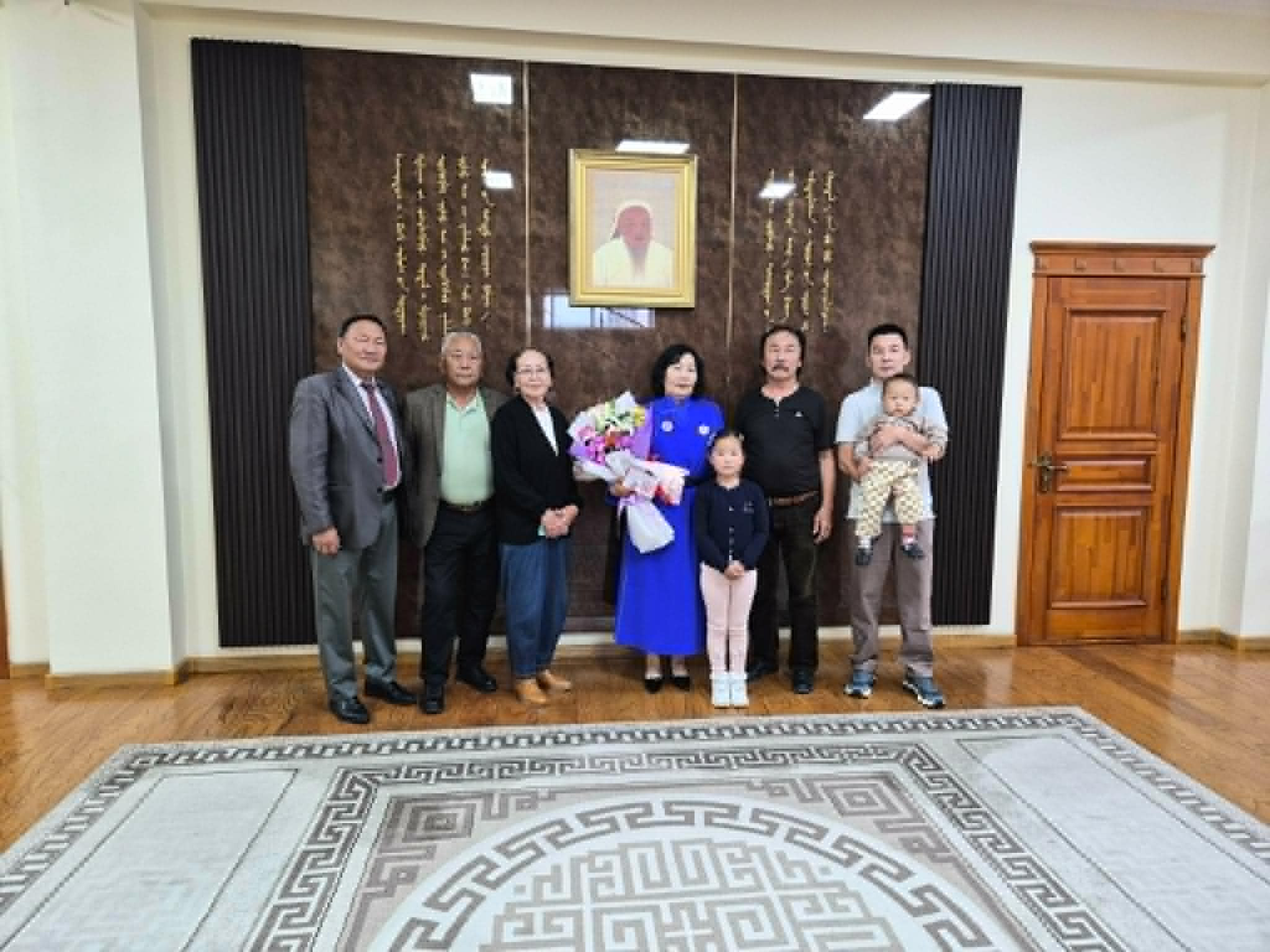 Ахмад шүүгч Нямдоржийн Адьяа төрийн дээд одонгоор шагнагдлаа